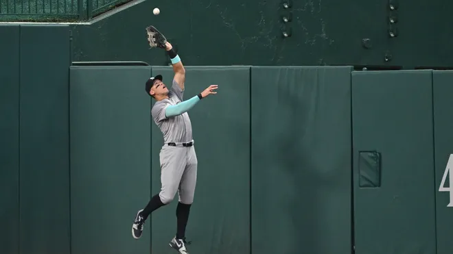 Aaron Judge con increíble doble matanza que roba un jonrón