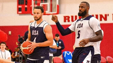 Un ejecutivo de la NBA confirmó que LeBron James y Stephen Curry nunca más volverán a compartir en equipo