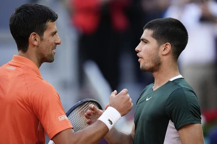 ¿Qué debe tener en cuenta Carlos Alcaráz para vencer a Novak Djokovic?