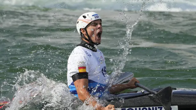 ¿Cuántos títulos y logros tiene Pau Echaniz en su carrera deportiva?