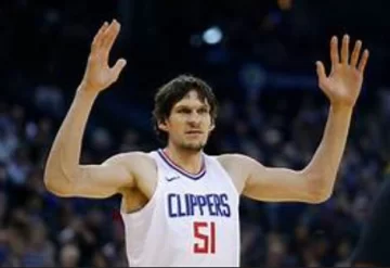 Boban Marjanovic espera su oportunidad: El gigante serbio busca prolongar su carrera en la NBA