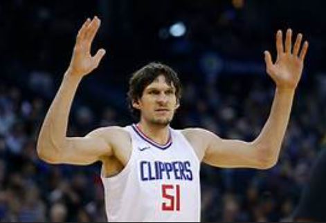 Boban Marjanovic espera su oportunidad: El gigante serbio busca prolongar su carrera en la NBA