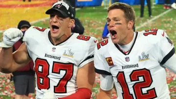 Tom Brady y Rob Gronkowski volverán de su retiro presentando nuevos jerseys