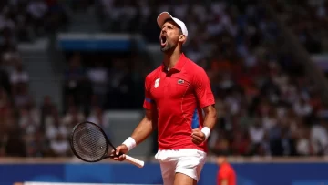 Novak Djokovic se impone a Carlos Alcaraz en una final épica de tenis en los Juegos Olímpicos