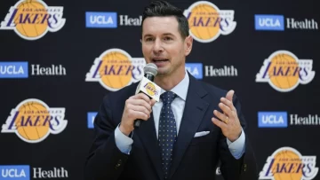 Jeanie Buss defiende la elección de J.J. Redick como entrenador de los Lakers