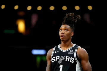 Lonnie Walker IV firma con los Boston Celtics y busca asegurarse un lugar en el equipo