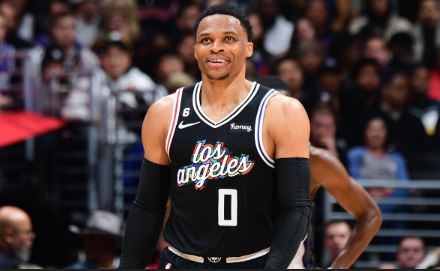 Russell Westbrook busca revitalizar su juego con los Denver Nuggets