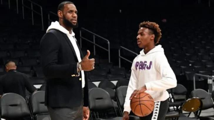 LeBron James se sincera sobre los desafíos de entrenar junto a su hijo Bronny