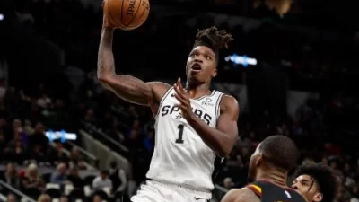  Lonnie Walker IV busca consolidar su futuro en Boston 