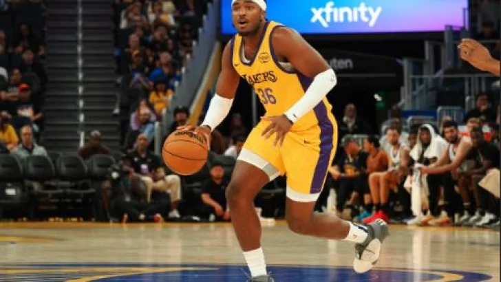 Lakers liberan espacio en el roster tras despedir a Blake Hinson