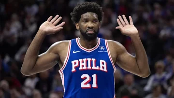 Embiid tiene a los 76ers sumergidos en un momento crítico