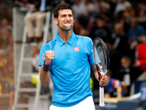 Djokovic se abre paso con fuerza en Shanghái y busca asegurar su plaza en las ATP Finals