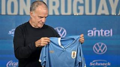 Tensión en Uruguay: Suárez acusa a Bielsa y el presidente de la AUF respalda al delantero