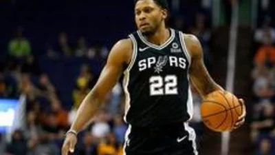  Rudy Gay Anuncia su retiro del baloncesto profesional 