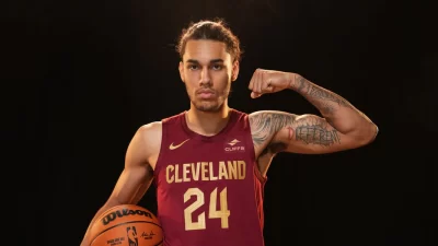  El novato de los Cavs, Jaylon Tyson, tuvo una actuación impresionante 