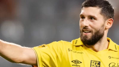  ¿Quién es Arbër Zeneli? El centrocampista y goleador del Elfsborg 