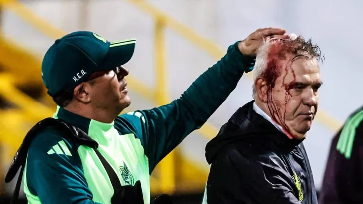 Dura agresión al entrenador de México: todos los detalles