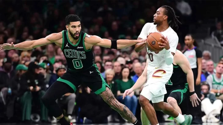 Celtics siguen siendo el equipo a vencer tras humillar a los Cavs