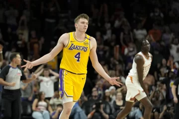 El novato de los Lakers Dalton Knecht hace que los fanáticos pierdan la cabeza