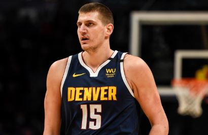 Nikola Jokic brilla con otra actuación magistral y Denver derrota a los Mavericks