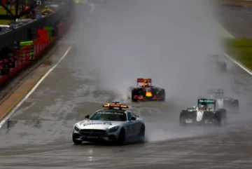 Tormenta en Interlagos: Clasificación del GP de Brasil postergada hasta el domingo