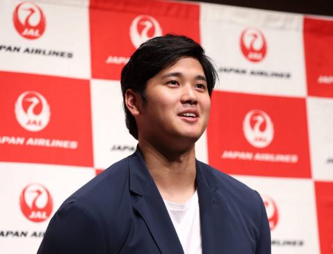 Shohei Ohtani exige la devolución de $325,000 en tarjetas de béisbol a su exintérprete