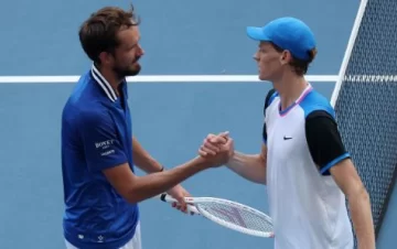 Sinner y Medvedev listos para un duelo decisivo en las ATP Finals