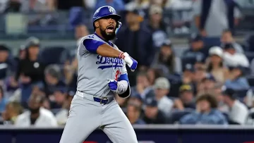 Dodgers evalúan plan de respaldo para Teoscar Hernández