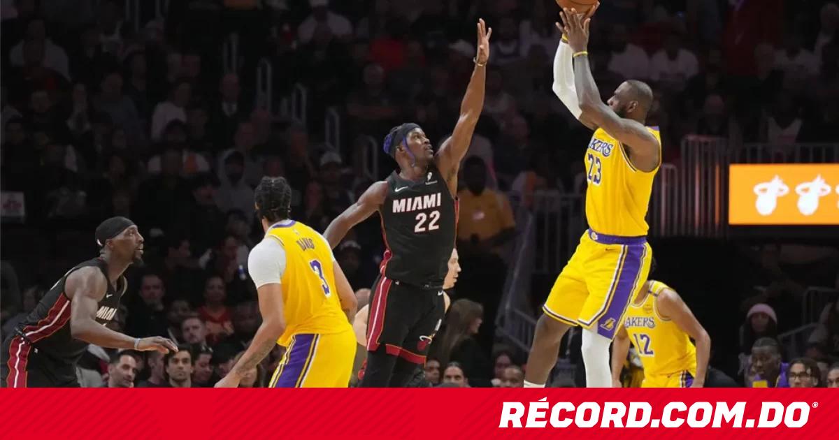 Estadísticas sorprendentemente malas de LeBron James evidencian su declive