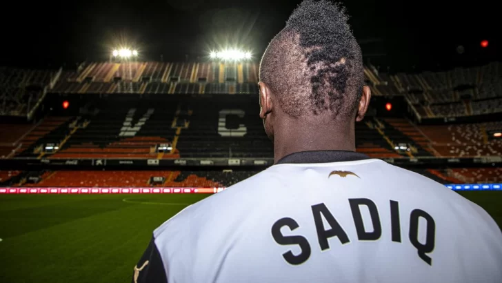 ¿Jugará Umar Sadiq en el Valencia frente al CD Eldense por la Copa del Rey?