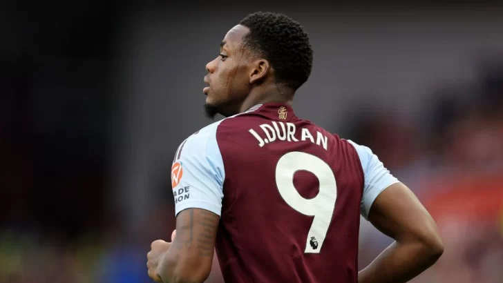 ¿Jugará Jhon Durán frente al Arsenal por la Jornada 22 de la Premier League?