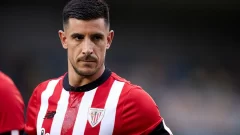 ¿Qué lesión tiene Yuri Berchiche y cuándo vuelve a las canchas?