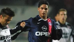 ¿Qué jugadores pasaron por PSG y Arsenal?