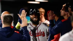 Marcell Ozuna y los Bravos se imponen en una noche de drama y redención ante los Rojos