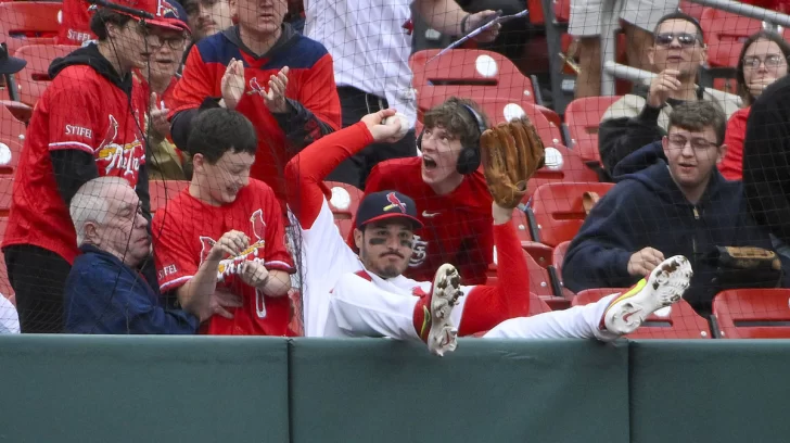 ¿Nolan Arenado con problemas respiratorios?