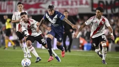 River se fija en una joya de Vélez: Maher Carrizo, el nuevo apuntado del mercado