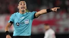 ¿Quién es el polémico árbitro que dirige el partido de Gimnasia vs Independiente?