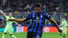 Barcelona apunta a Dumfries, el lateral que lo dejó fuera de la Champions