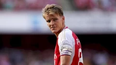 Martin Odegaard encendió las alarmas, pero estaría listo para reaparecer ante Liverpool