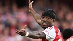 ¿Por qué no juega Noni Madueke y cuándo regresará a las canchas?