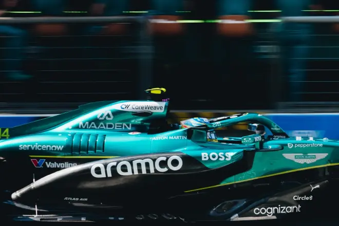 Aston Martin en estado de alerta: el abandono de Alonso en Monza dispara las dudas sobre el AMR25