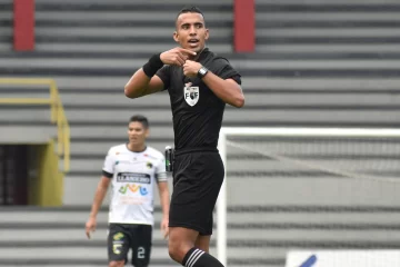 Quién es Carlos Márquez, árbitro de Independiente Santa Fe vs Once Caldas