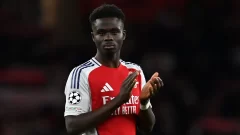¿Qué lesión tiene Bukayo Saka y cuándo regresará a las canchas?