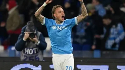 Un partido de fútbol, un malentendido y un episodio de violencia doméstica en Nápoles