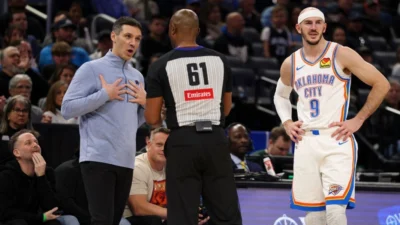 Caruso protagoniza una acción inédita y termina sancionado en pleno partido