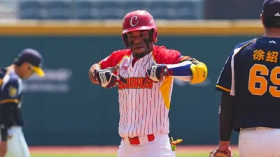 Cocodrilos lo ganó en el último suspiro y firmó un debut electrizante