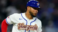 Venezuela pega primero