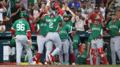 México se estrena con triunfo