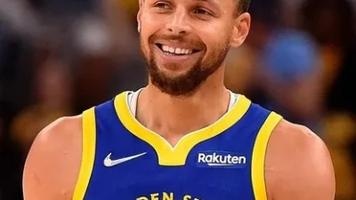 Curry vuelve tras dos meses y renueva la esperanza de los Warriors