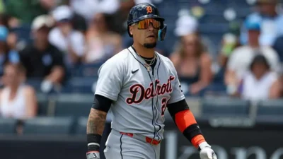 ¡Pánico en Detroit! “El Mago” Javier Báez sale en carrito tras escalofriante lesión